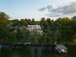 Above Nashville Lakeside Modern I Old Hickory Lake | Modern | Services - Image 2