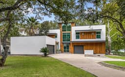 Above Emerald | Waterfront I Dock I Lake Austin | Pool&Spa I Game Room - Image 2