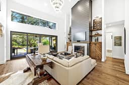 Above Austin Heritage Oaks | Pool | Bocce | Chef Kitchen | Close to Downtown - Image 3