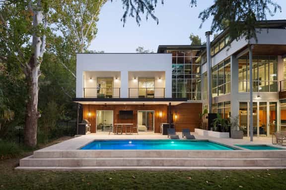 Above Emerald | Waterfront I Dock I Lake Austin | Pool&Spa I Game Room - Image 1