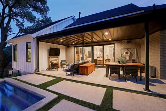 Above Austin Heritage Oaks | Pool | Bocce | Chef Kitchen | Close to Downtown - Image 1