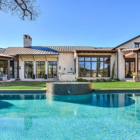 Above Sapphire | Lakefront I Casita | Pool & Spa I Lake Beach I Dock - Image 1