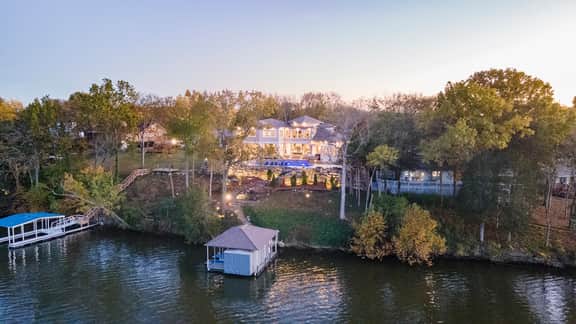 Above Nashville Sunset Bay | Lakefront | Pool & Spa | Golf Simulator - Image 2
