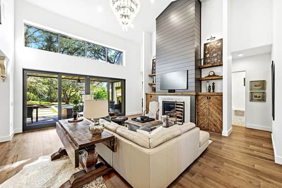 Above Austin Heritage Oaks | Pool | Bocce | Chef Kitchen | Close to Downtown - Image 3